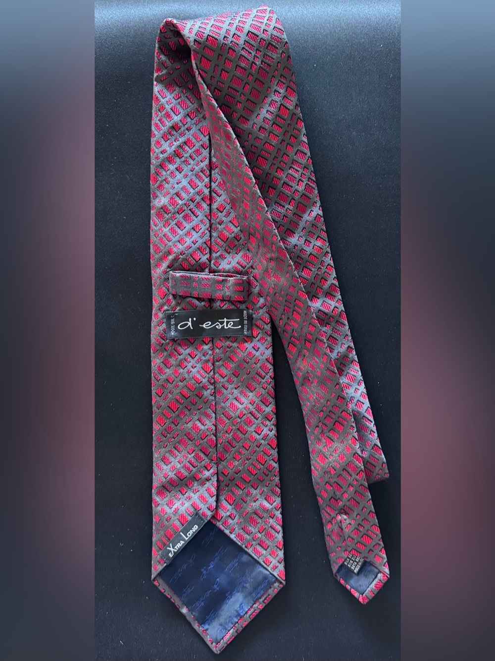 D’este Italian Red and Gray Patterned 100% Silk Tie